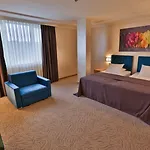 Hotel Terra Europe Brontes Hotel