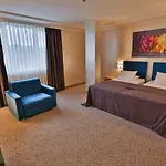 Terra Europe Brontes Hotel Targóvishte