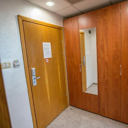 Terra Europe Brontes Hotel 4*